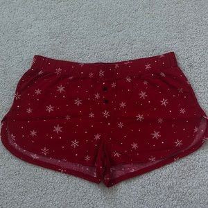 Red snowflake pajama shorts size M